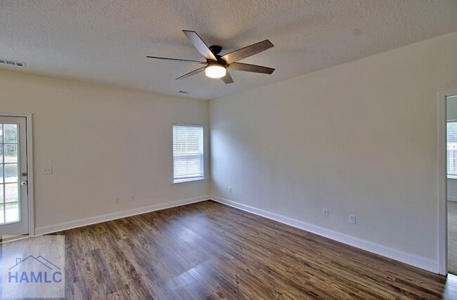 Building Photo - 805 Meloney Dr