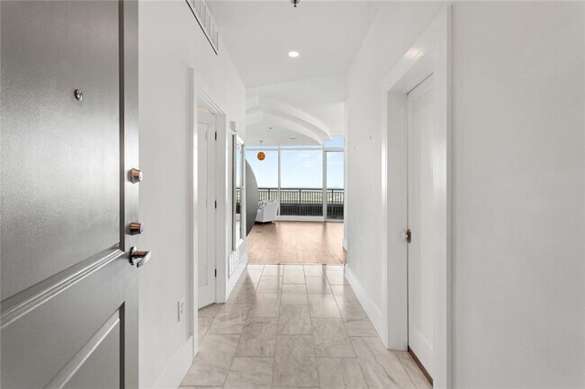 Building Photo - 3338 Peachtree Rd NE