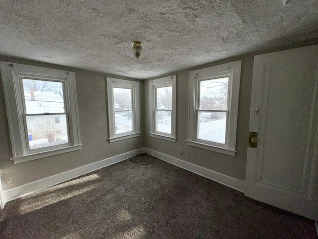 Building Photo - 15702 Cherrylawn St