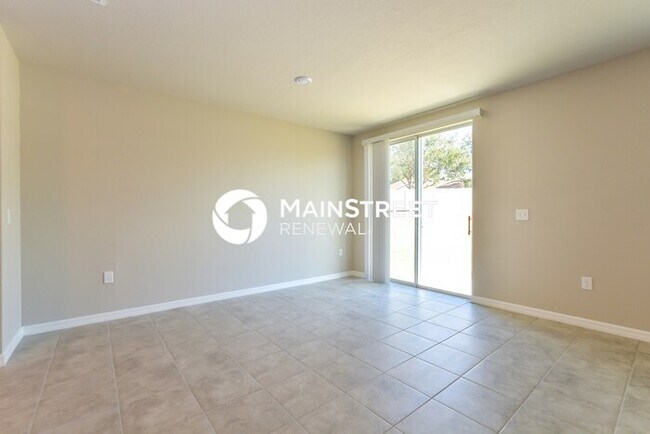 Building Photo - 4 Bedroom Pet-Friendly Home in Auburndale, FL with Main Street Renewal