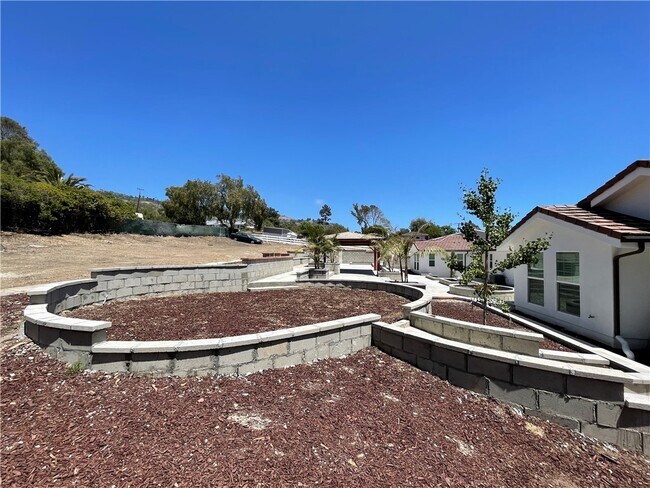 Building Photo - 10 Sweetbay Rd