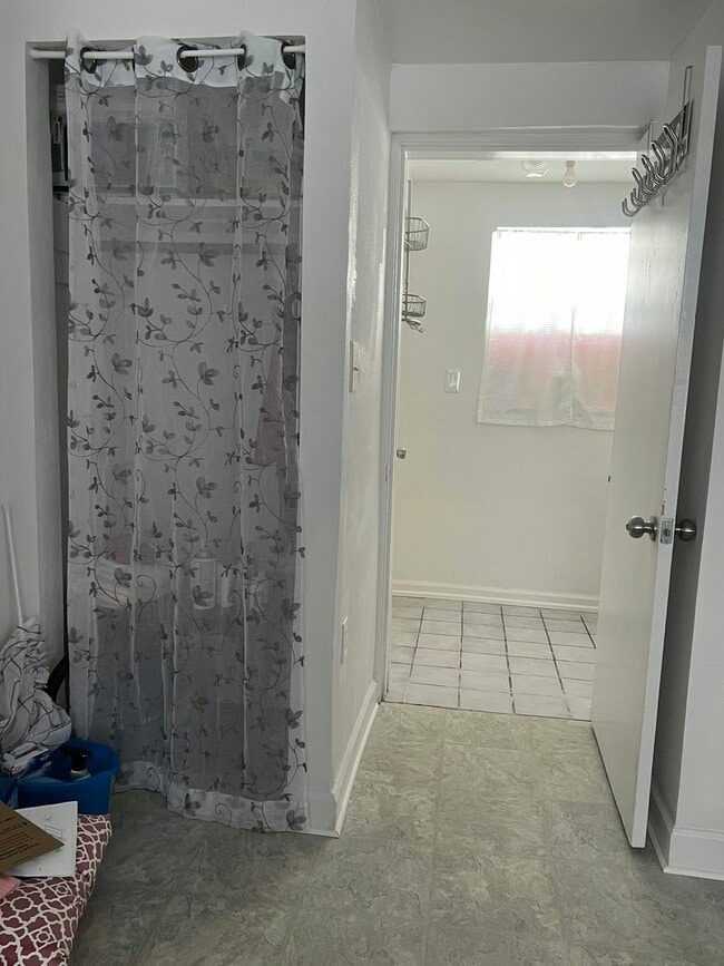 Building Photo - 6915 Dimarco Rd