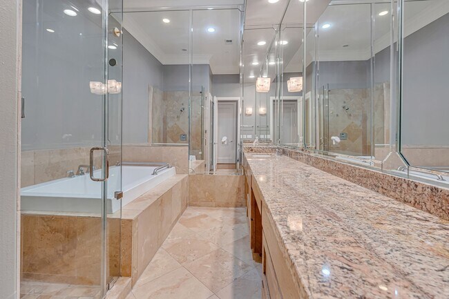 Building Photo - 1215 Rosedale St