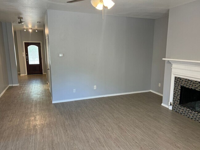 Building Photo - Eagle Springs Home Ready for Immediate Occupancy