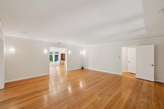 Building Photo - Beautiful Ranch Home with Bonus Room & Detached ADU | Minutes to Downtown