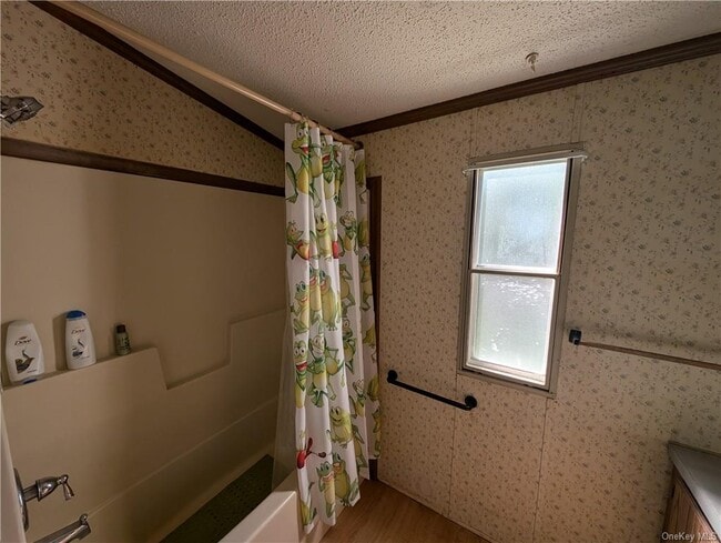 Building Photo - 5 Willow Tree Ln