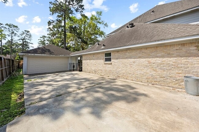 Building Photo - 10507 Cypresswood Dr