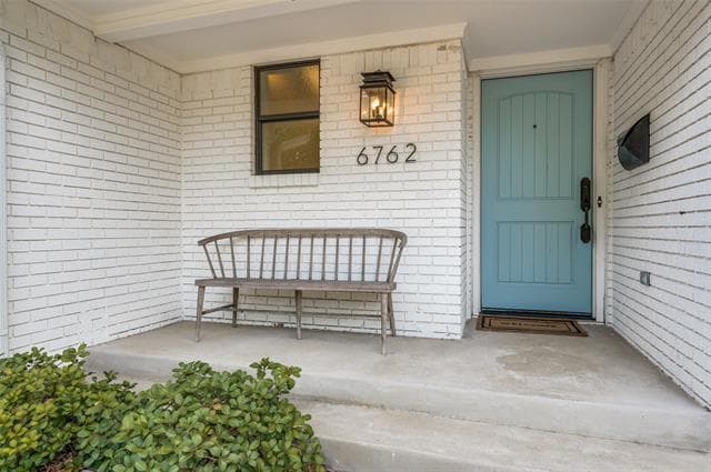 Building Photo - 6762 Inverness Ln