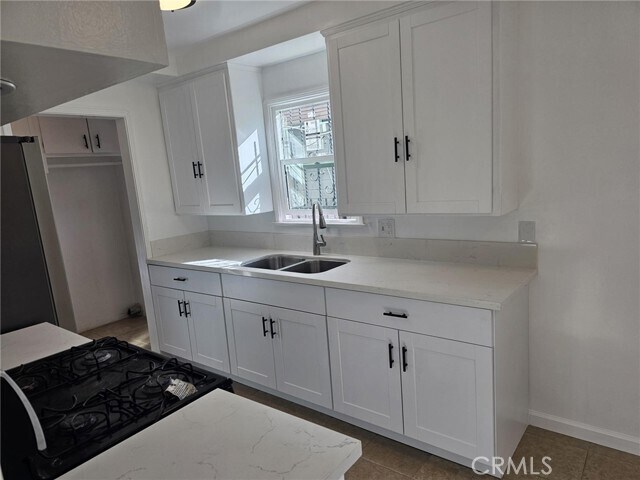 Building Photo - 1310 W 89th St