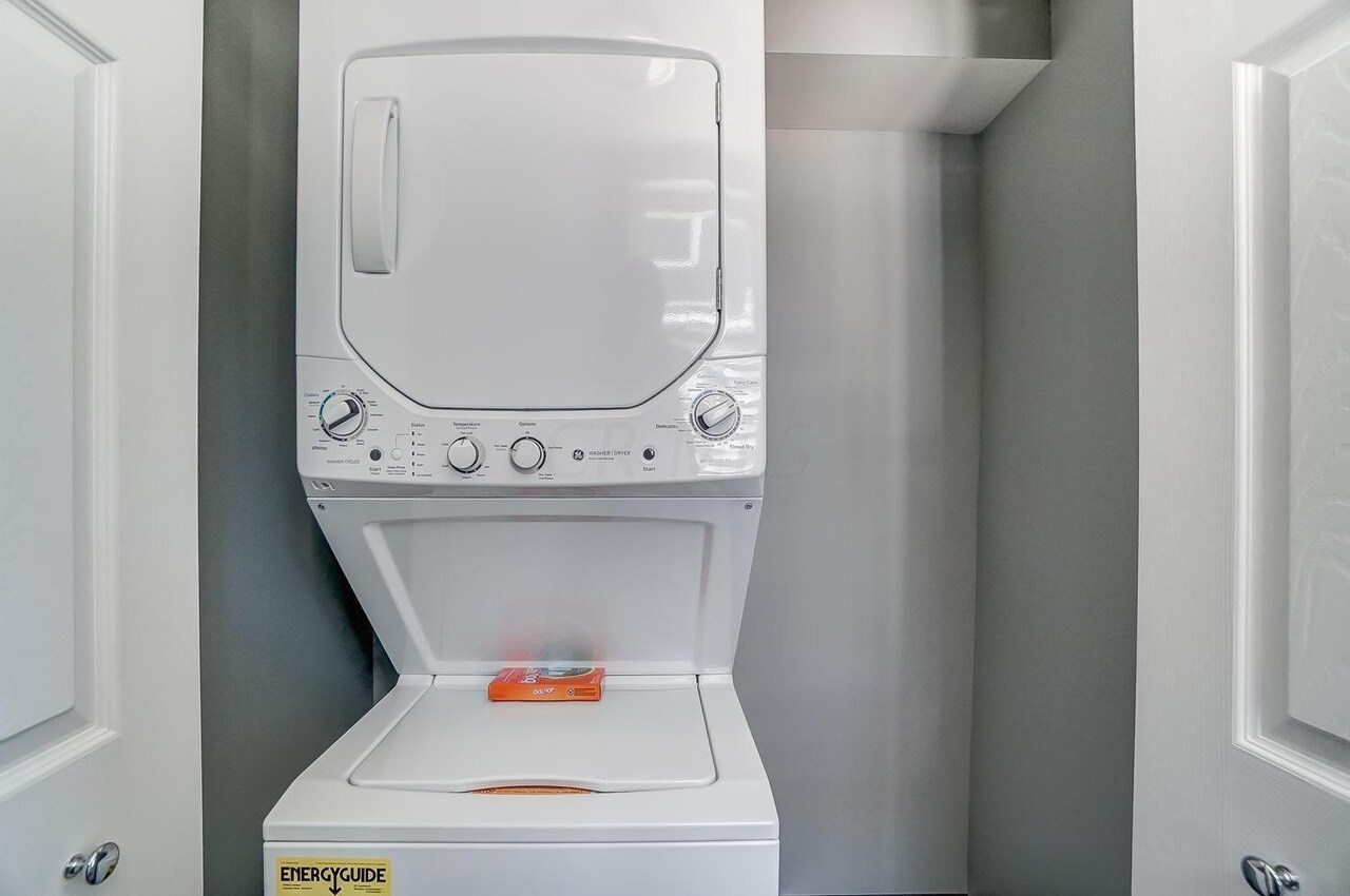 Washer/Dryer - 118 Highland Ave