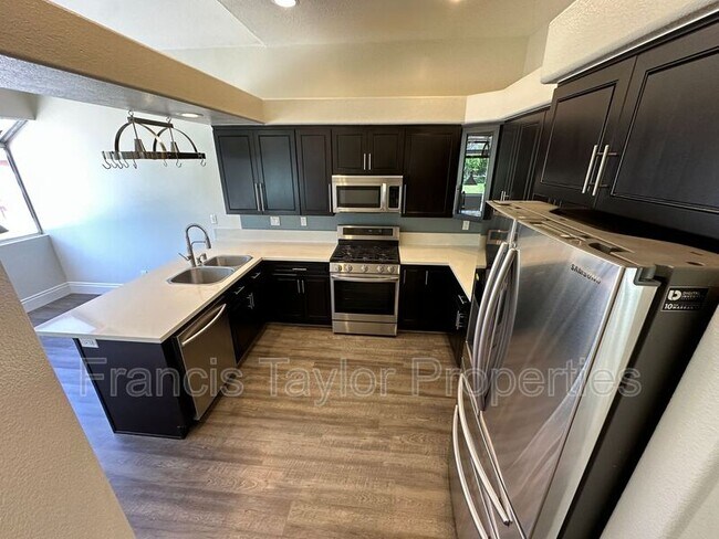 Building Photo - 4982 Wildwood Dr