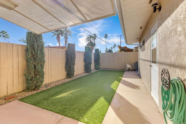 Building Photo - 74773 Leslie Ave