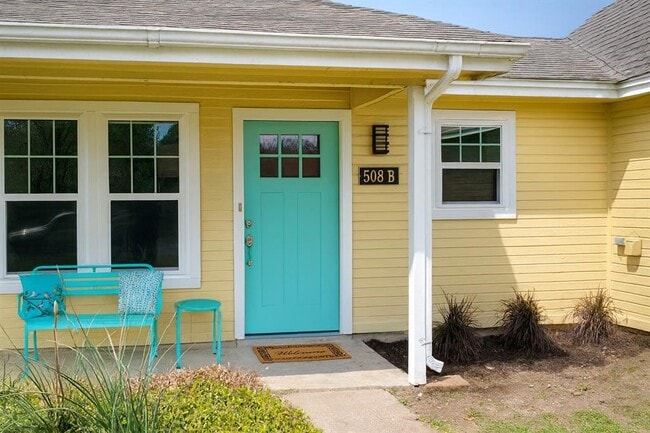 Primary Photo - 508 Country Aire Dr