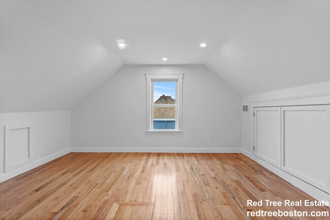 Building Photo - 35 Farragut Ave