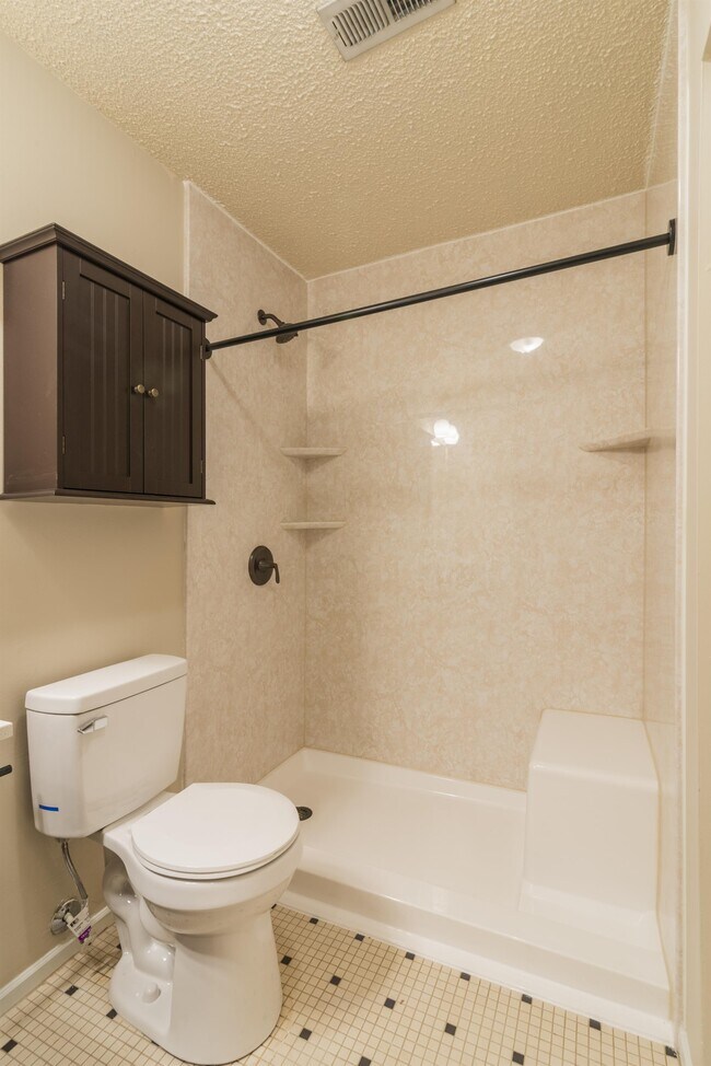 Building Photo - 2516 Cranbrook Ln