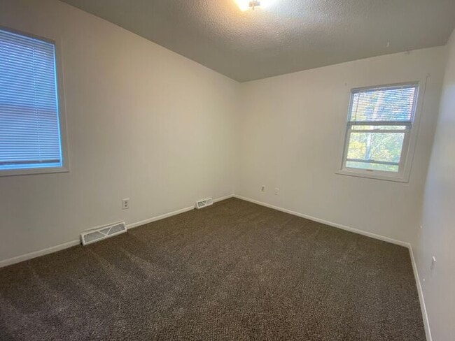 Building Photo - $1,500 | 3 Bedroom, 1 Bathroom Duplex | NO PETS | Available for an August 1st, 2026 Move In!