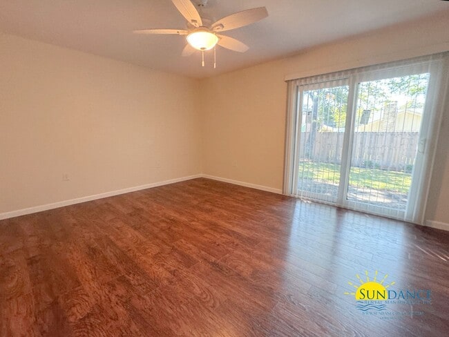 Building Photo - Spacious 3-Bedroom Home Near Hurlburt & Eg...