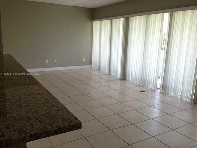 Building Photo - 2694 Inagua Ave