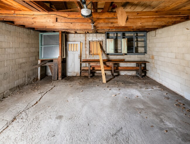 Building Photo - 1543 Maine St