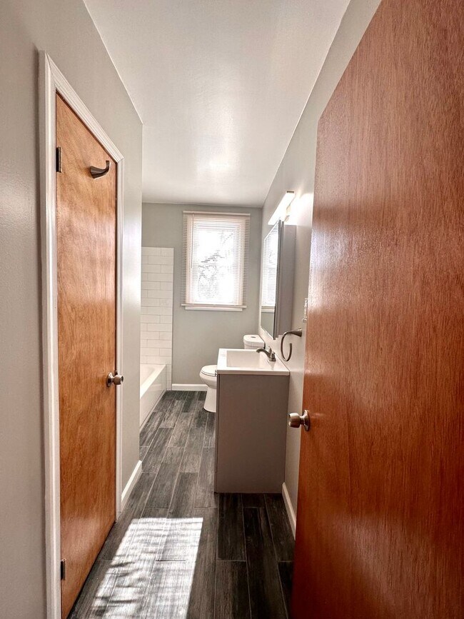 Building Photo - Charming 3 Bedroom/1 Bathroom Home in Essex, Baltimore, MD!