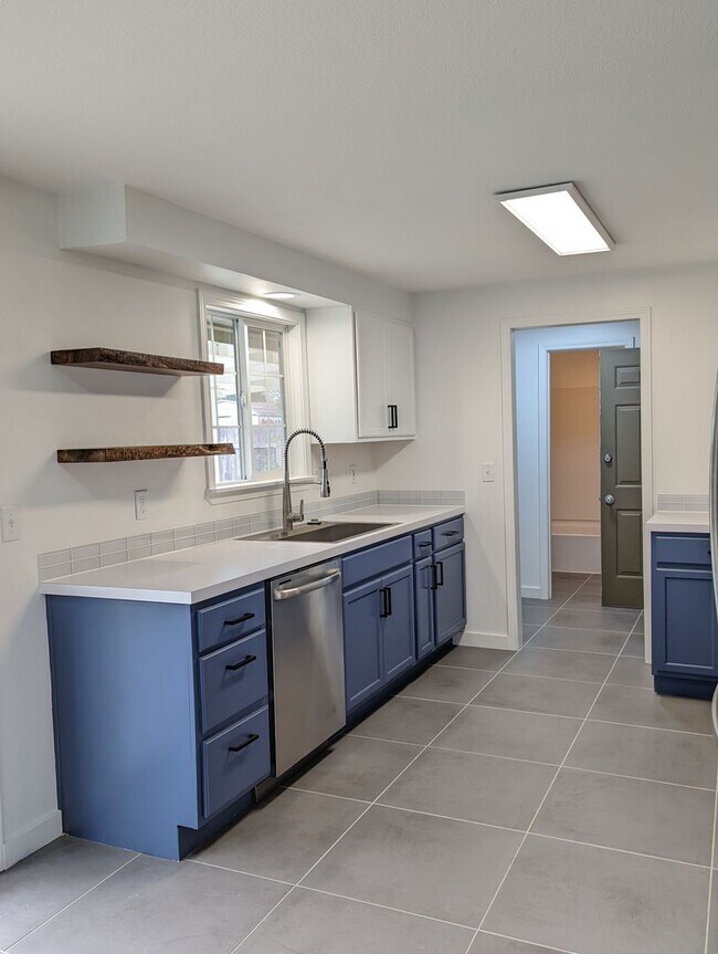 Building Photo - 3-Bedroom, 2-Bath Home With Large Patio an...