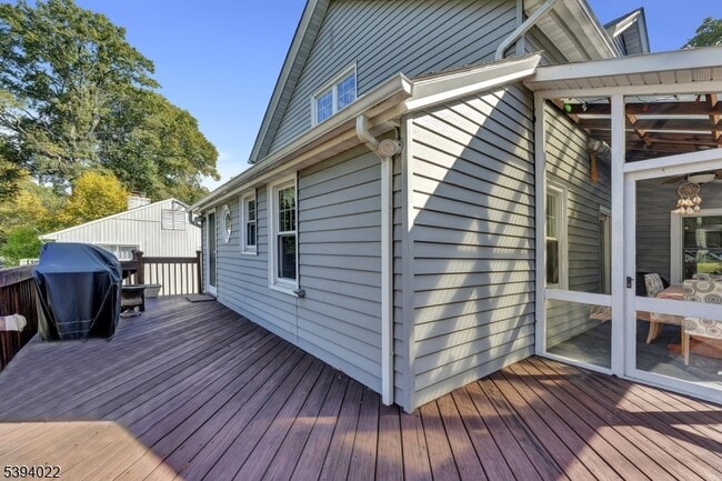 Building Photo - 19 Forest Dr