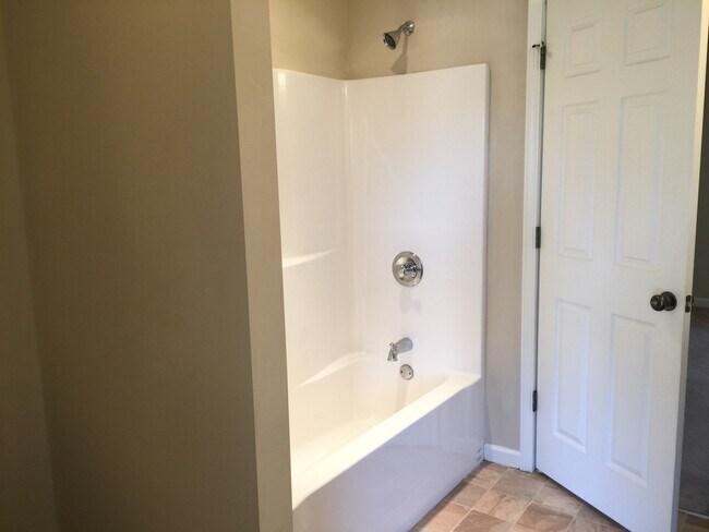 Building Photo - Beautiful Home in West Knoxville