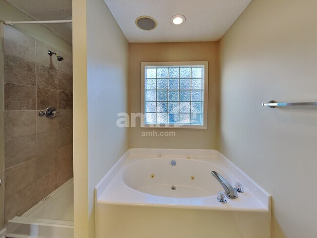 Building Photo - 803 Buckhaven Dr