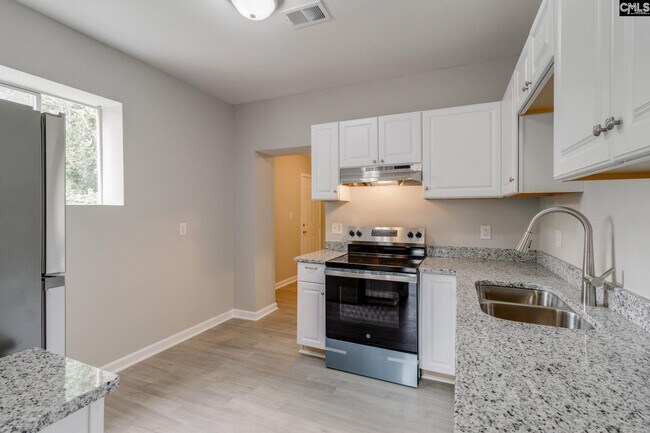 Building Photo - 6536 Shakespeare Rd