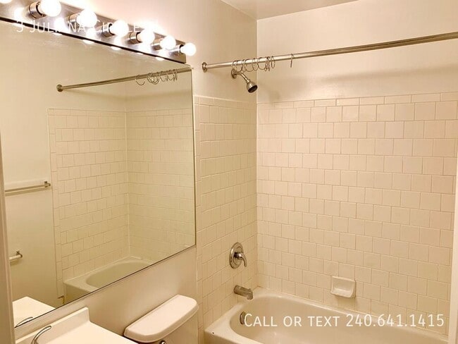 Building Photo - 3 Juliana Cir W