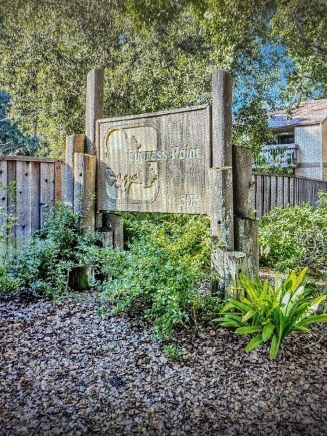Building Photo - 2 bedroom, 1 bath condo in Mountain View