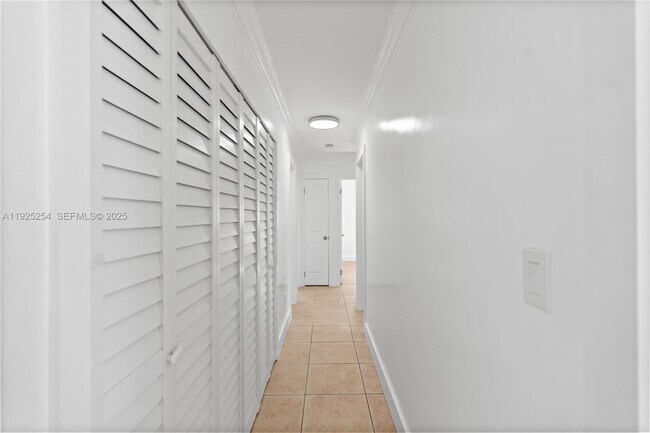 Building Photo - 5103 SW 128th Pl