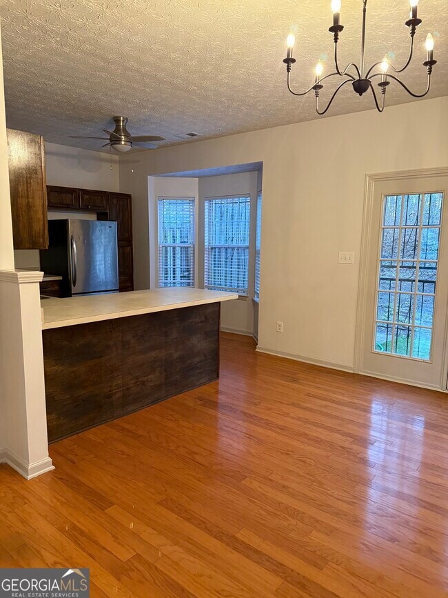 Building Photo - 5460 Hampton Ct