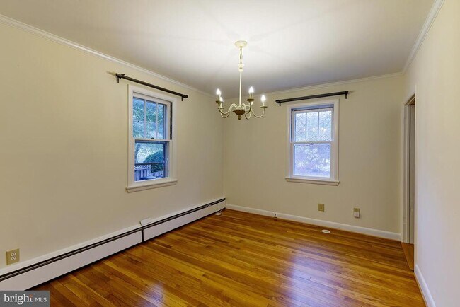 Building Photo - 5808 Oxford Rd