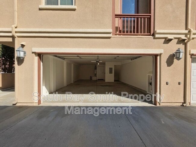 Building Photo - 84 Palos Verdes Blvd
