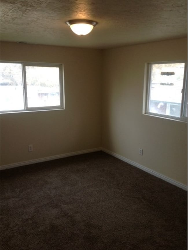 Building Photo - 540 23rd St