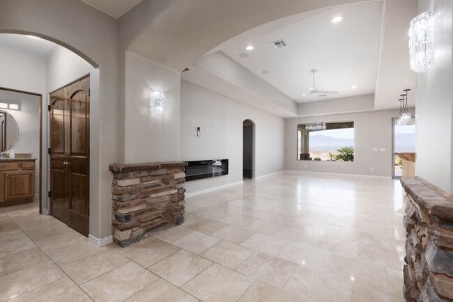 Building Photo - House in Gated Community with Views!