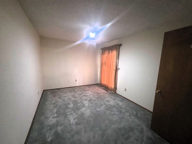 Building Photo - 2045 S Kentwood Ave