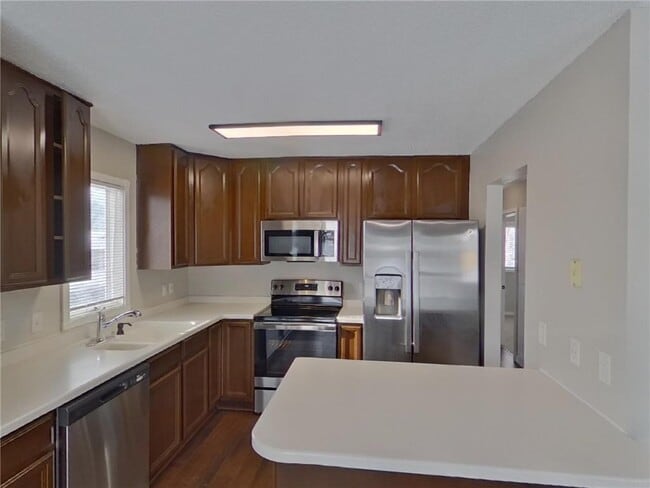 Building Photo - 1442 Laurel Ave