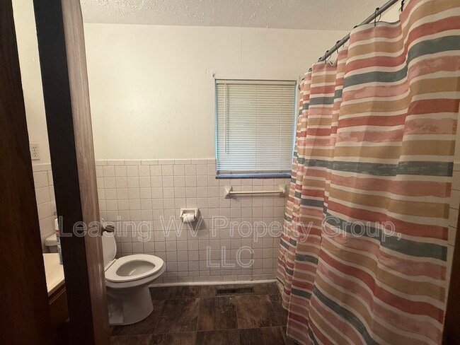 Building Photo - 2485 Main St