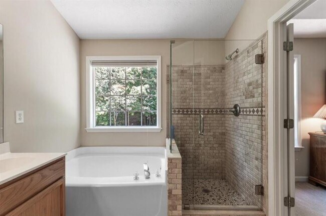 Building Photo - 2630 Highland Pass