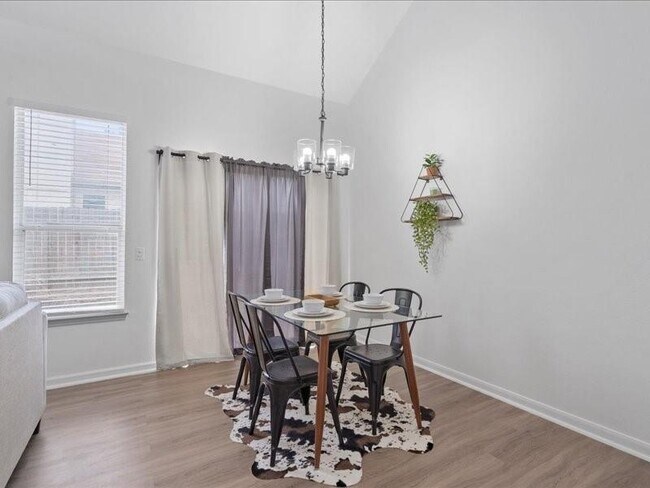 Building Photo - 5303 Edenbourgh Ln