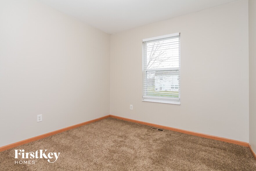 Building Photo - 330 Heftner Cir