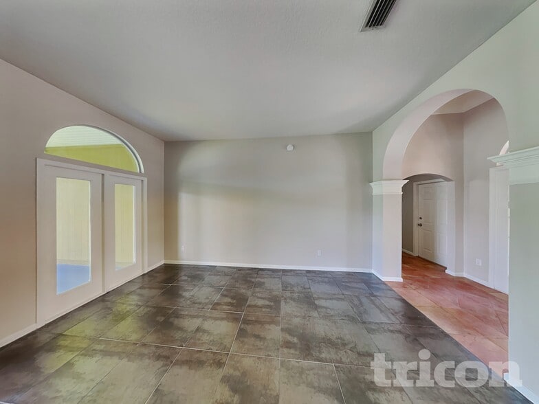 Building Photo - 928 Heritage Lakes Dr