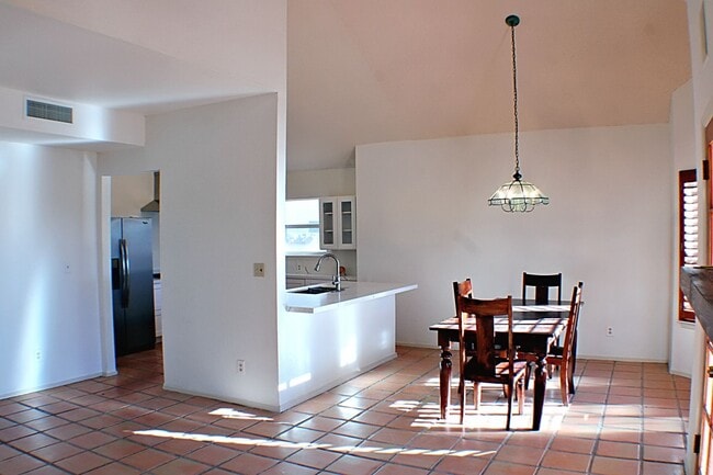 Building Photo - Beautiful Move-in Ready Home