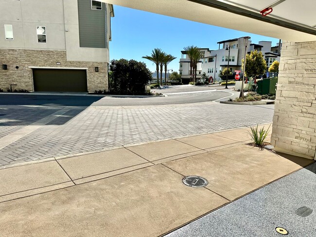 Building Photo - Brand New Townhome Overlooking Mission Valley