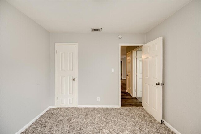 Building Photo - 915 Chisholm Cove