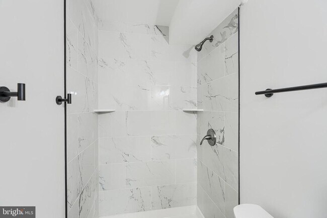 Building Photo - 7 S Carrollton Ave