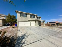 Building Photo - Comfortable Family Home in Victorville – 5...