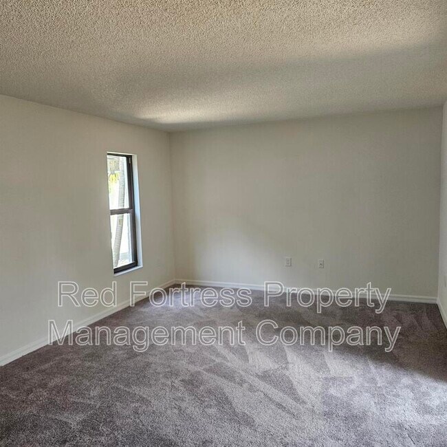 Building Photo - 6300 Sugar Bush Ln